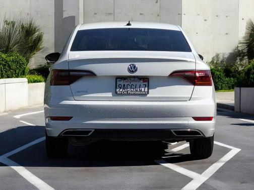 White 2019 Volkswagen Jetta 1.4T R-Line
