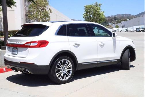 White Platinum Metallic Tri-Coat 2017 Lincoln MKX Reserve