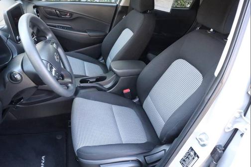 2022 Hyundai KONA SE