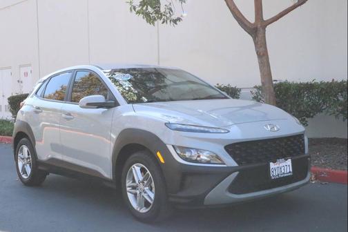 2022 Hyundai KONA SE