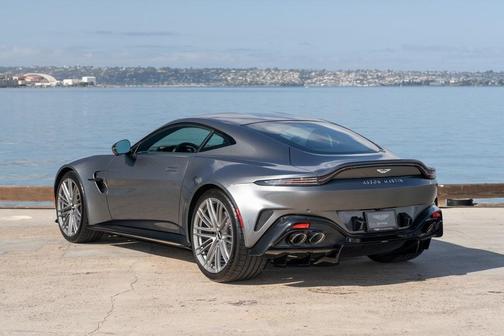 2026 Aston Martin Vantage Base