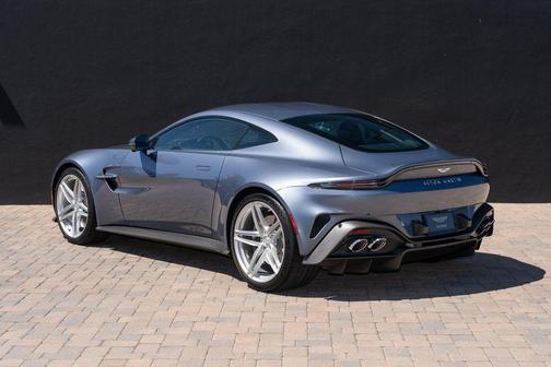 2025 Aston Martin Vantage Base