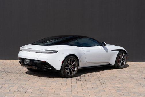 2019 Aston Martin DB11 V8