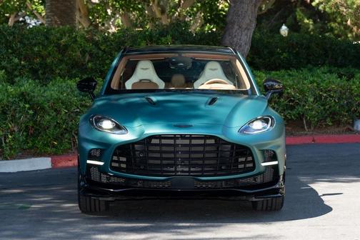 2023 Aston Martin DBX 707