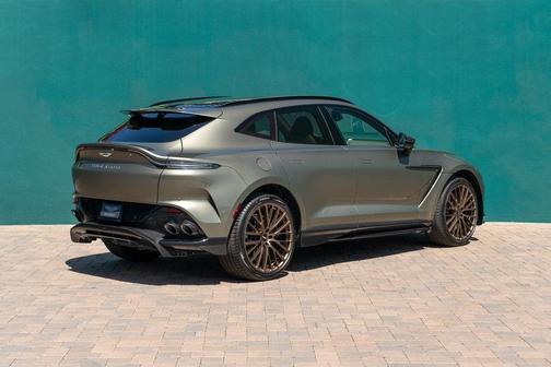 2025 Aston Martin DBX 707