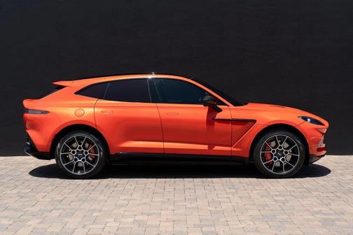 2022 Aston Martin DBX Base