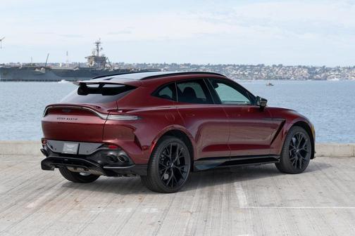 2025 Aston Martin DBX 707
