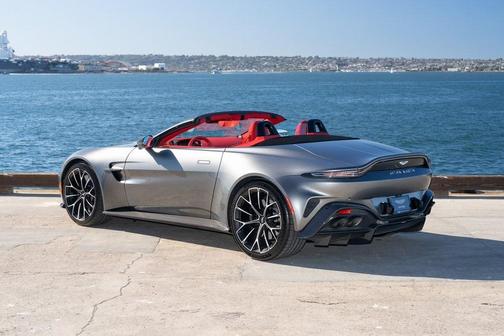 2026 Aston Martin Vantage Base