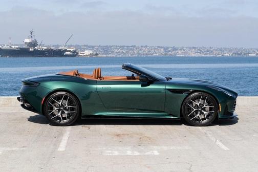 2025 Aston Martin DB12 Volante
