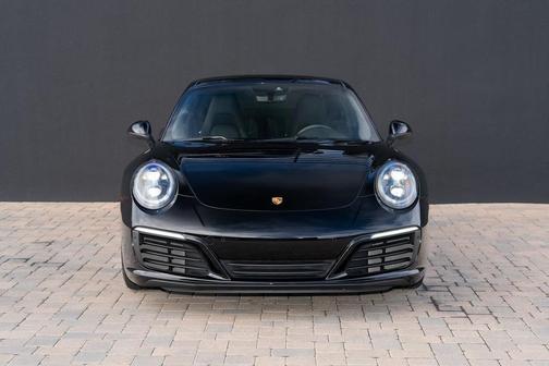 2019 Porsche 911 Carrera