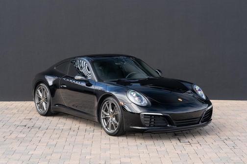 2019 Porsche 911 Carrera