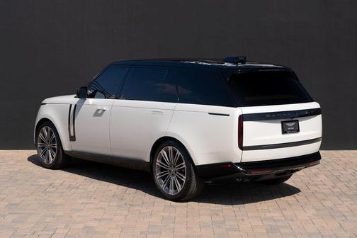 2025 Land Rover Range Rover AUTOBIOGRAPHY