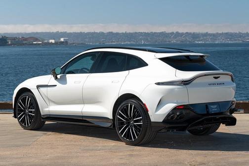 2025 Aston Martin DBX 707