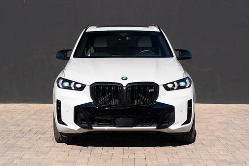2024 BMW X5 M60i