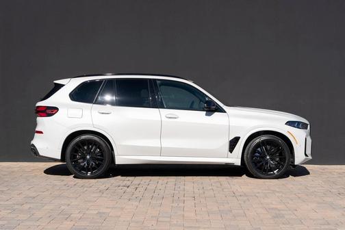 2024 BMW X5 M60i