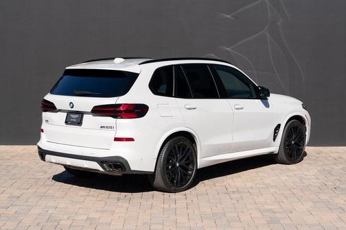 2024 BMW X5 M60i