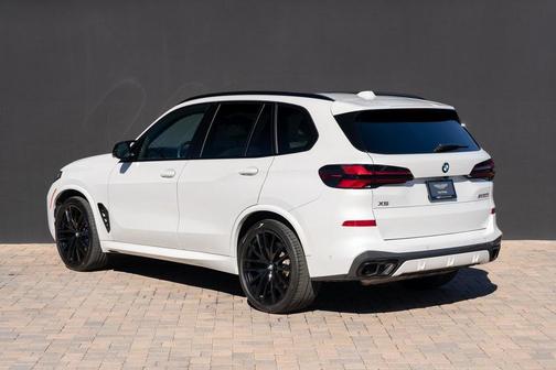2024 BMW X5 M60i