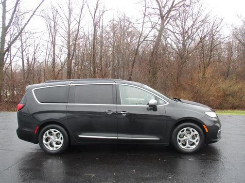 2022 Chrysler Pacifica Limited
