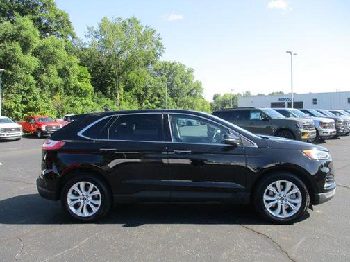 2021 Ford Edge Titanium