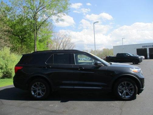 Agate Black Metallic 2023 Ford Explorer XLT