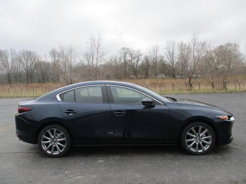 2025 Mazda Mazda3 FWD w/Preferred Package