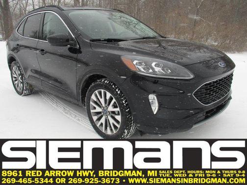 Agate Black Metallic 2022 Ford Escape Titanium SUV