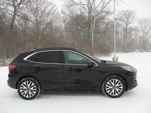 2022 Ford Escape Titanium