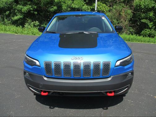 Hydro Blue Pearlcoat 2022 Jeep Cherokee Trailhawk