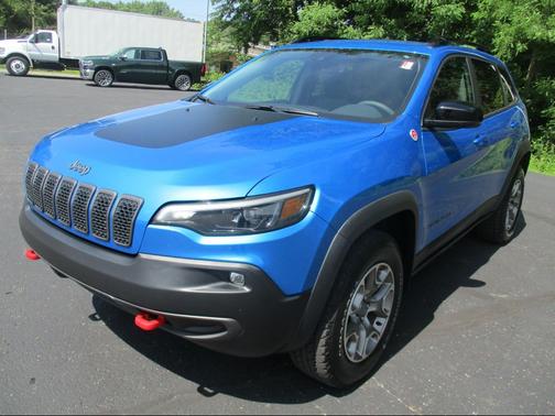 Hydro Blue Pearlcoat 2022 Jeep Cherokee Trailhawk