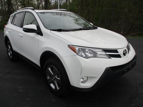 Super White 2015 Toyota RAV4 XLE