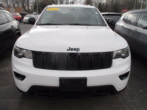 Bright White Clearcoat 2018 Jeep Grand Cherokee Upland