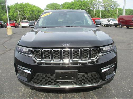 Diamond Black Crystal Pearlcoat 2023 Jeep Grand Cherokee Limited