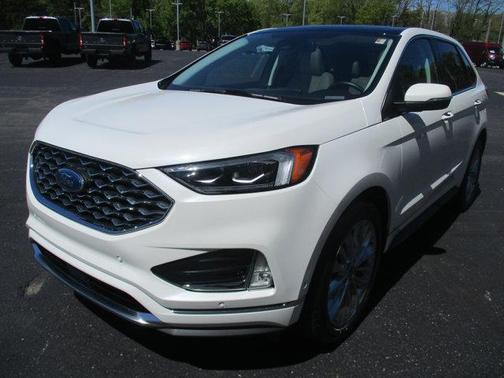 Star White Metallic Tri-Coat 2023 Ford Edge Titanium
