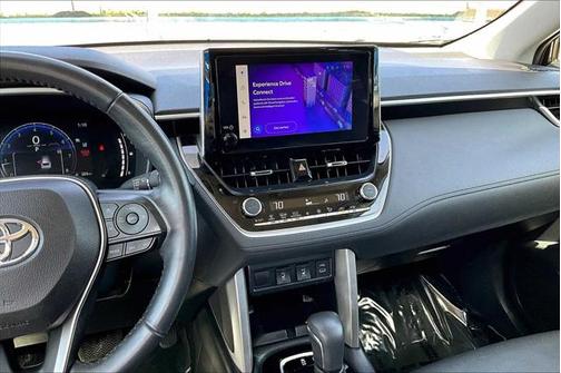 2024 Toyota Corolla Cross XLE
