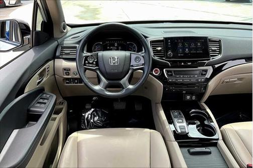 2022 Honda Pilot Touring 8-Passenger