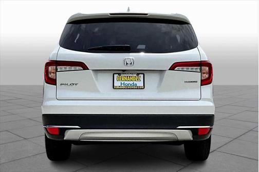 2022 Honda Pilot Touring 8-Passenger