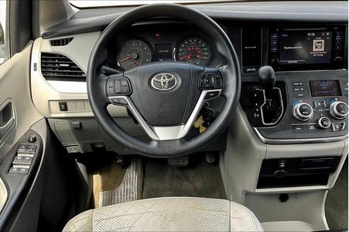 2015 Toyota Sienna LE