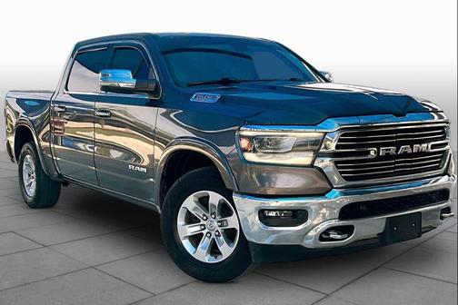 Granite Crystal Metallic Clearcoat 2019 RAM 1500 Laramie