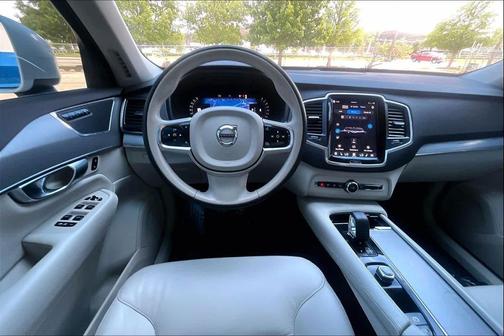 Crystal White Metallic 2024 Volvo XC90 B5 Core Bright Theme