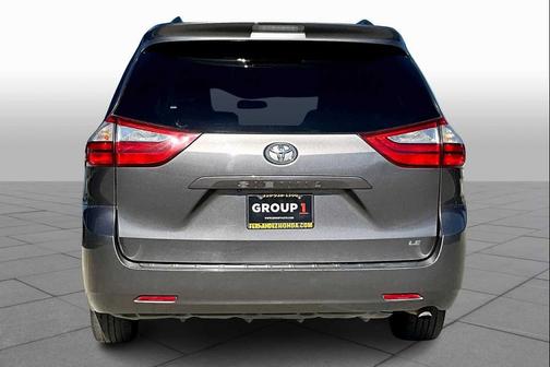 2017 Toyota Sienna LE