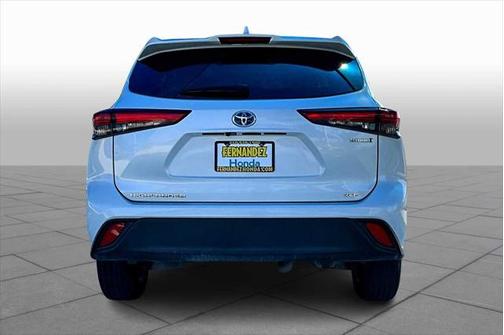 2022 Toyota Highlander Hybrid XLE