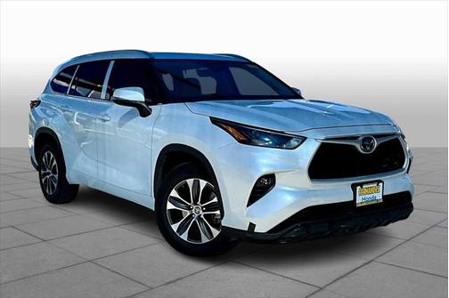 2022 Toyota Highlander Hybrid XLE