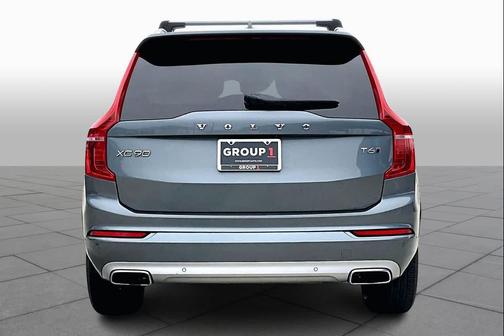 2020 Volvo XC90 T6 Momentum