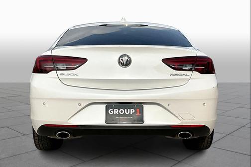 2018 Buick Regal Sportback Essence
