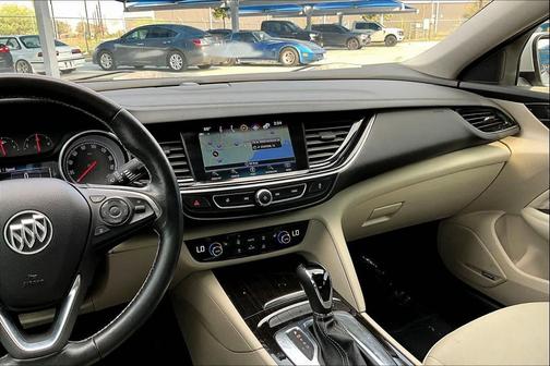 2018 Buick Regal Sportback Essence