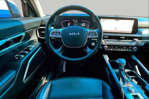 Glacial White Pearl 2023 Kia Telluride LX