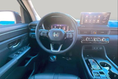 Crystal Black Pearl 2026 Honda Pilot Touring 8-Passenger