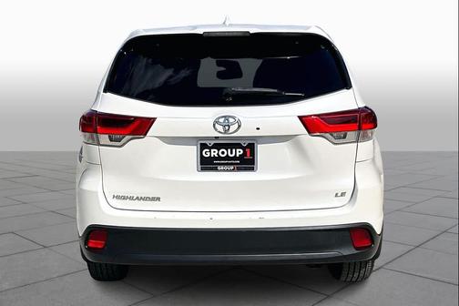 Blizzard Pearl 2019 Toyota Highlander LE Plus