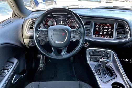 2022 Dodge Challenger SXT