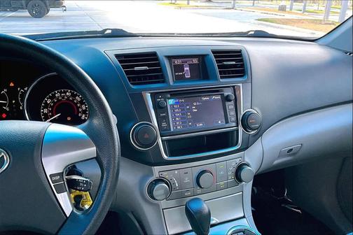 2013 Toyota Highlander SE